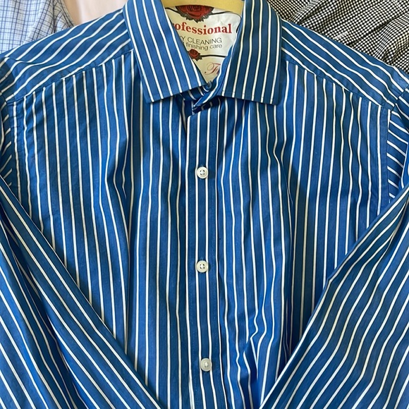 Classic Buttoned Down Men’s Dress Shirts - Picture 2 of 7